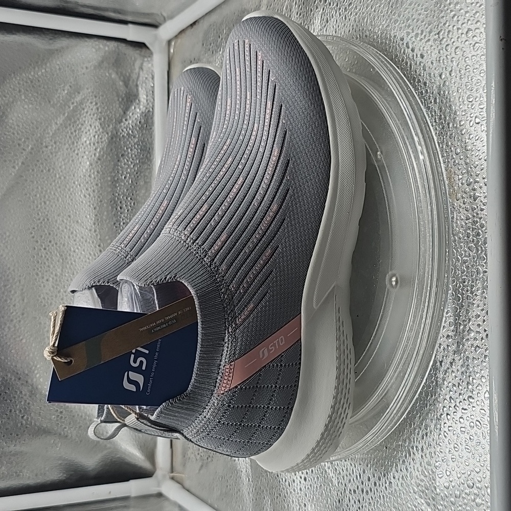 A Gray Slip- On Shoes Sz 8 - Picture 6 of 9